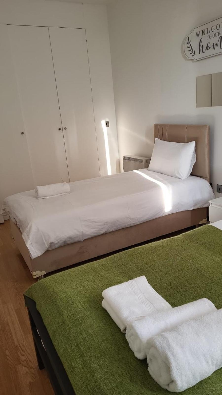Apartamento Cosy Entire Flat In Whitechapel Londres Exterior foto